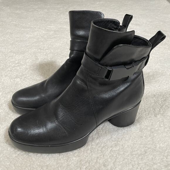 Ecco Shape Sculpted Motion Booties Platform Techwear Indie Buckle Black 38 7.5 - Picture 1 of 9